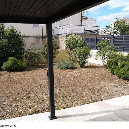 Emily Garden With Private Parking *