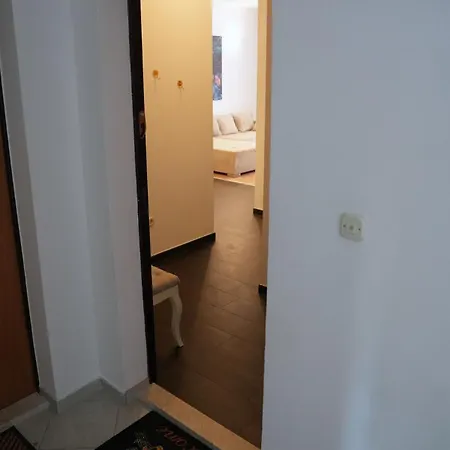 Emily Garden With Private Parking 公寓 *