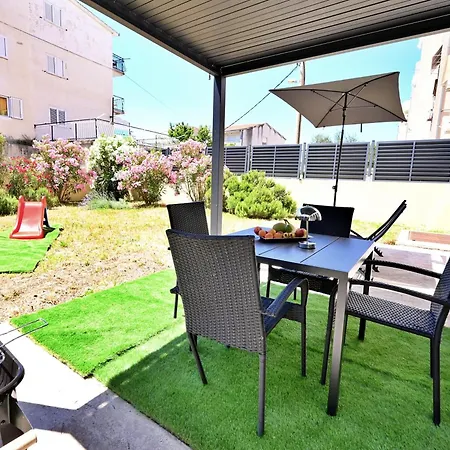 Emily Garden With Private Parking *