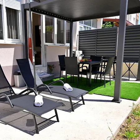 Emily Garden With Private Parking *